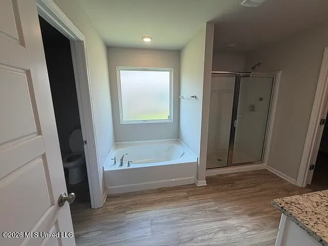 4 bed, 2.0 bath, 2289 sqft, $2,300 — Photo 3