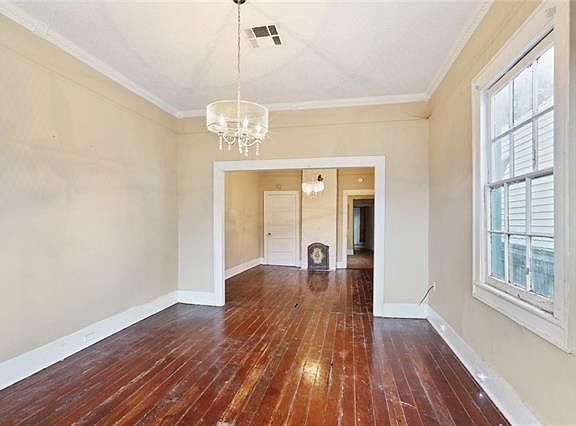 5th image of 2825 Saint Thomas St
