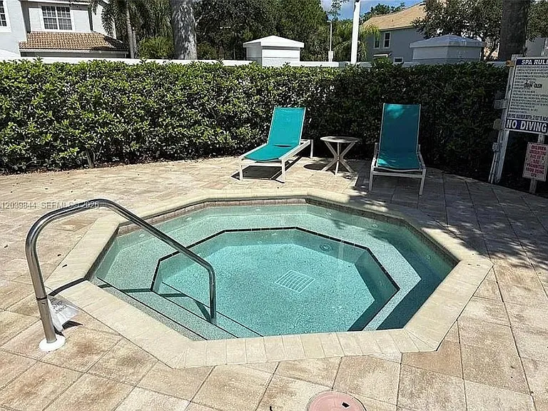 15498 Marcello Cir — Photo 29