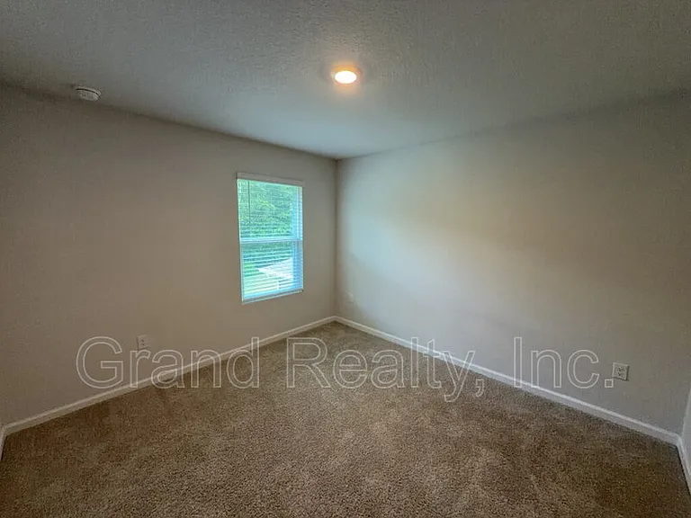 5431 Peach Dr — Photo 26