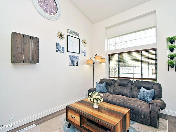 3rd image of 7440 Panama Dr