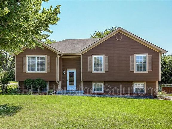 4th image of 1000 SE Scenic Dr