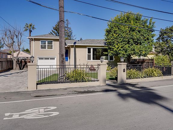 3rd image of 446 E Oakwood Blvd