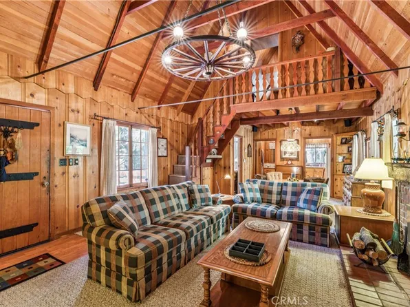 404 Hillside Rd, Lake Arrowhead, CA 92352