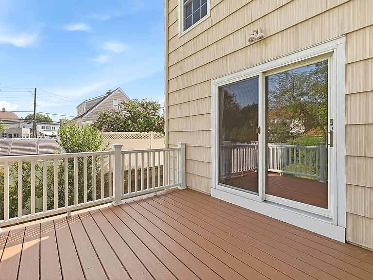 60 Oakland Ave — Photo 33