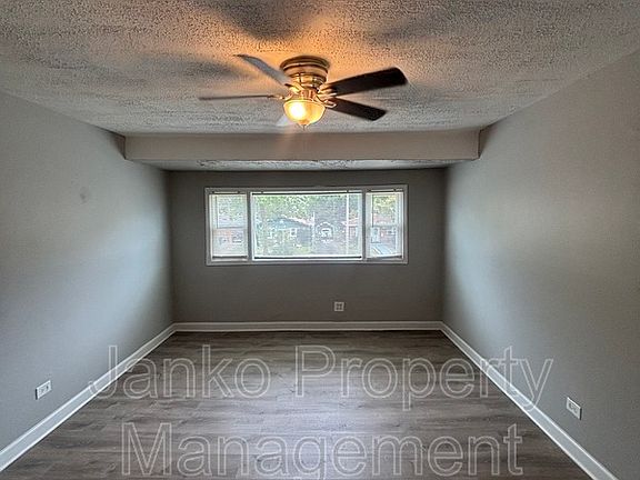 3rd image of 392 Hickory St #2E
