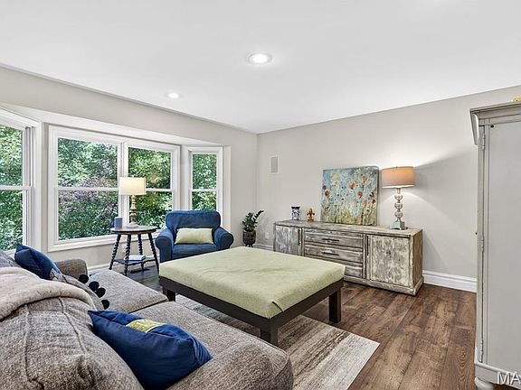 3rd image of 187 Homefield Gardens Dr