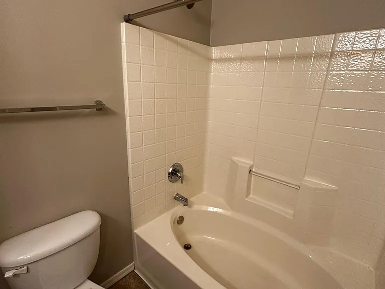 2450 W Glenrosa Ave — Photo 19