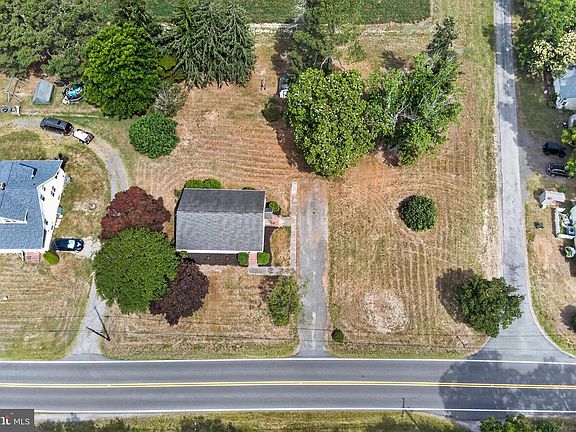 3rd image of 2325 Old Snow Hill Rd