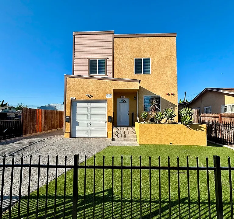 219 E Colden Ave
