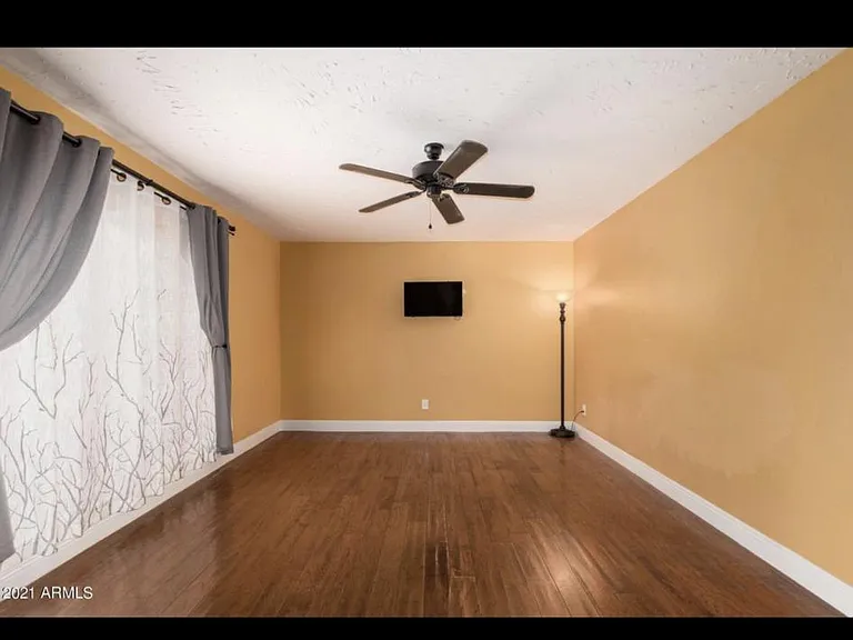 2432 W Dailey St — Photo 20