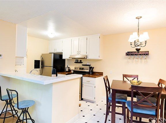5th image of 23515 Lyons Ave Unit 105