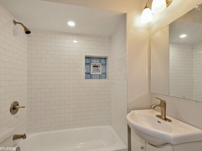 2909 N Ridgeway Ave Unit 1, Chicago, IL, 60618