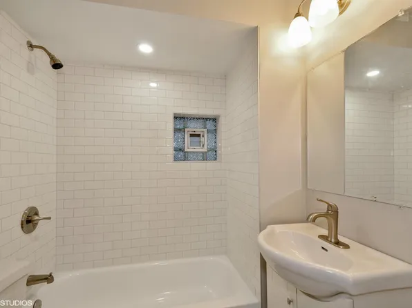 2909 N Ridgeway Ave Unit 1, Chicago, IL 60618