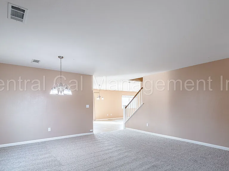 11723 Holabird Ave — Photo 2