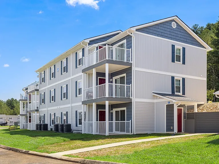 Riverview Apartments — Photo 17