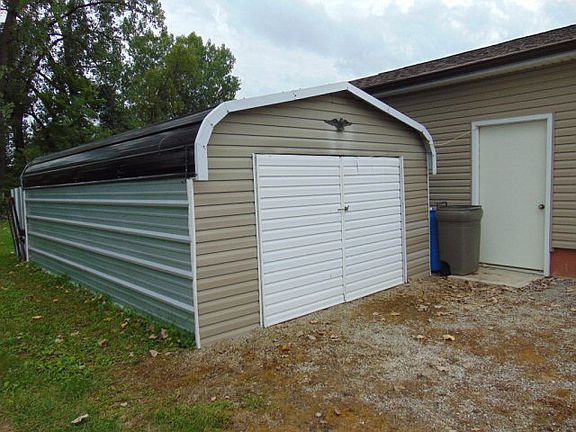 4th image of 1883 Grandview Dr