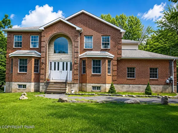 132 Crystal Dr, Long Pond, PA 18334