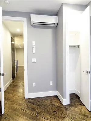 Rented by EXR | media 50