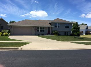 403 Simonson St, Deerfield, WI 53531