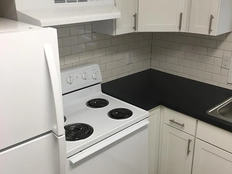 525 Hillsborough St #6 — Photo 8