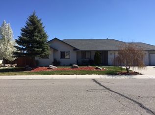 2631 Sweet Clover Ct, Minden, NV 89423