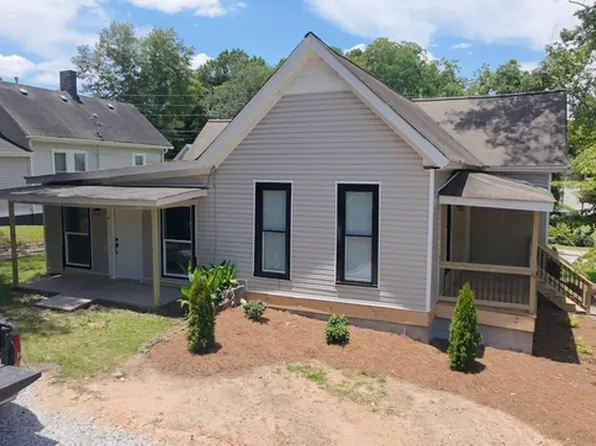 64 Wesley St, Newnan, GA