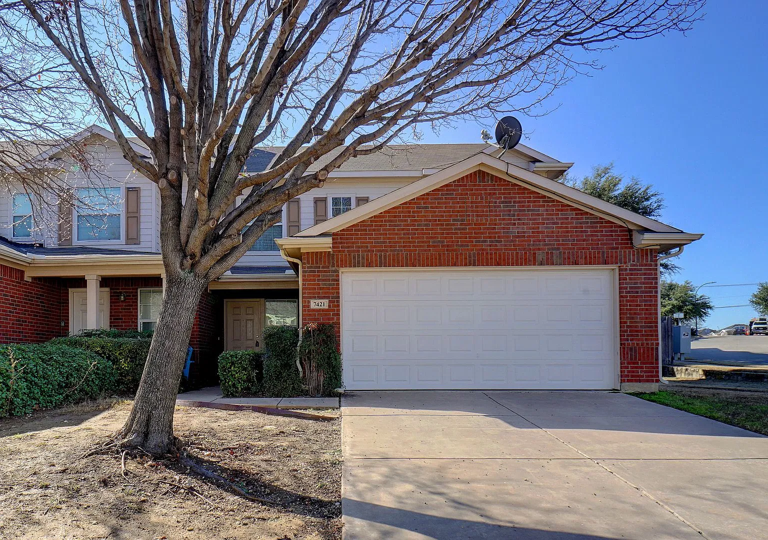 3 Bedroom Duplex — Photo 2