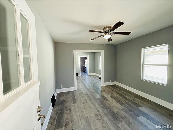 3rd image of 516 Sering Ave