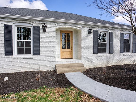 2nd image of 206 Arlington Ct