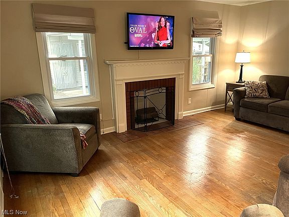 5th image of 235 Bradway St