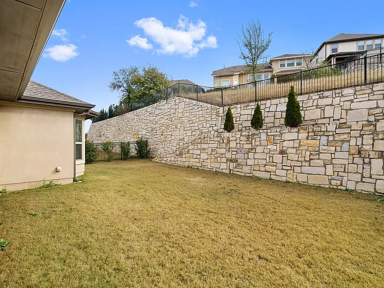 4205 Front Range Ln — Photo 36