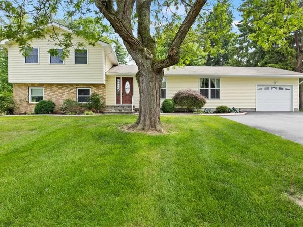 2751 Ridgeway Ave, Rochester, NY 14626