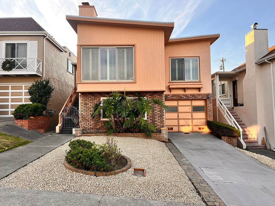 1st image of 42 Lake Meadow Dr