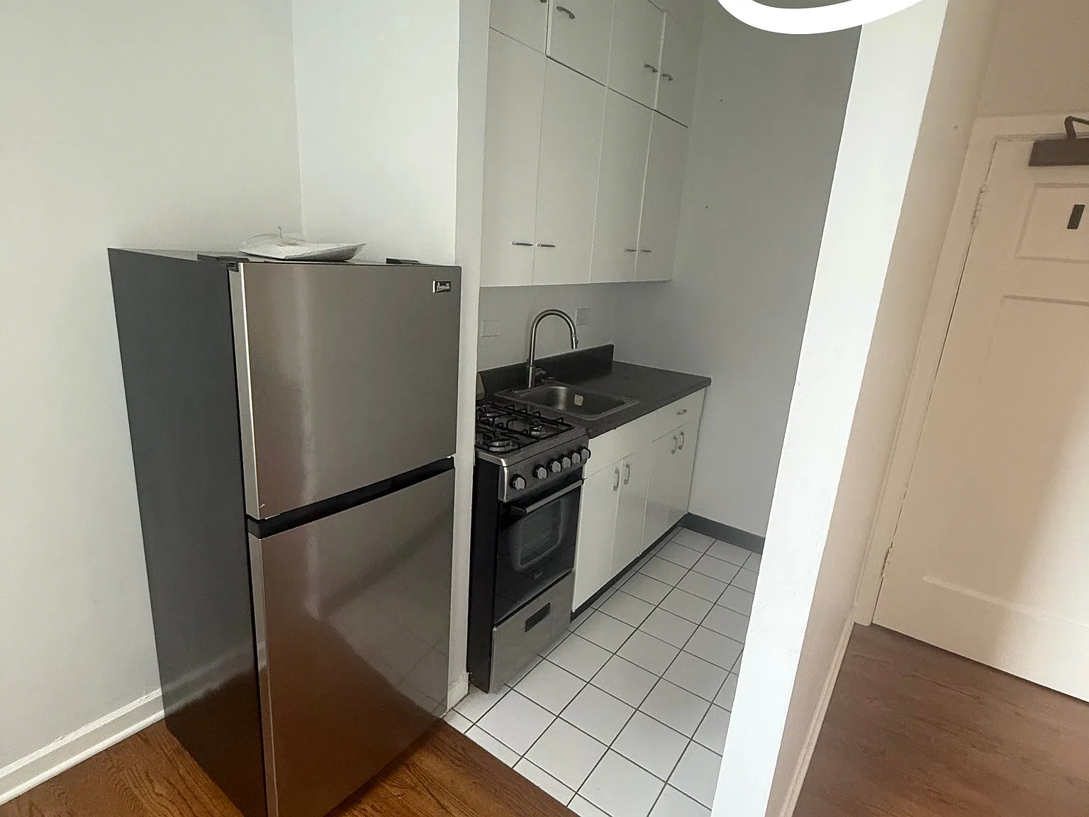 Studio, 1.0 bath, 308 sqft, $1,500 — Photo 3