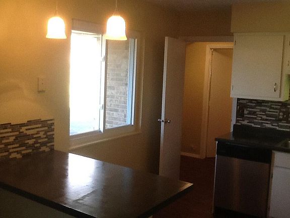 2nd image of 5147 Seville Dr