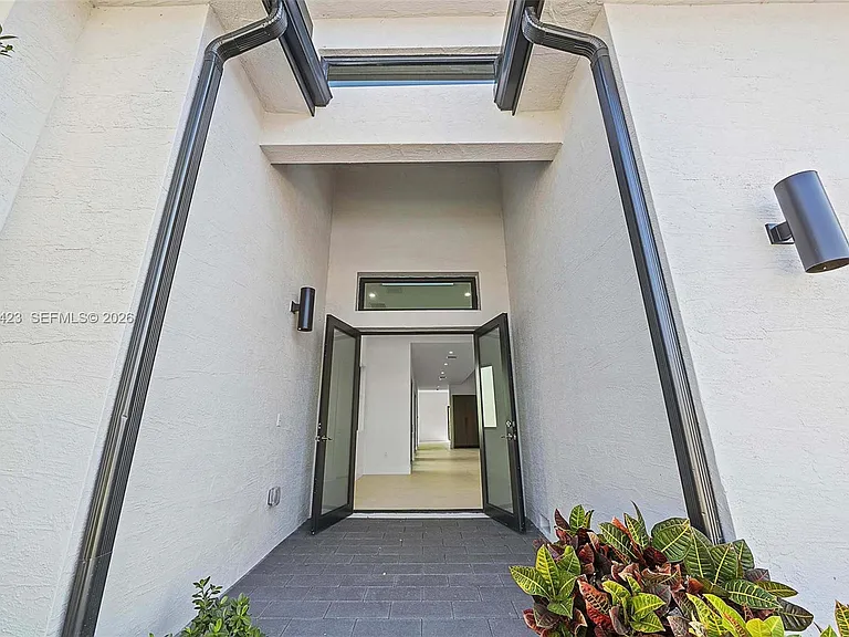 5718 Ashwood Cir W — Photo 12