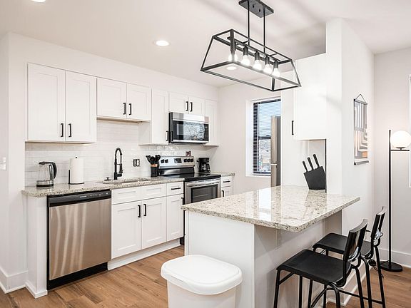 5th image of 1656 E Livingston Ave #10