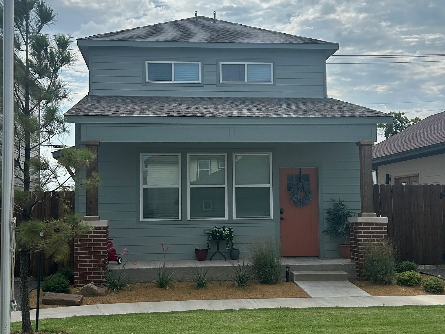 3 bed, 1326 sqft, $1,800 — Photo 1