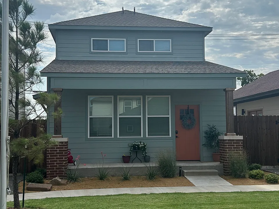 2721 N Walnut Ave