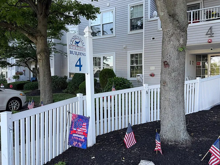 4115 Centennial Sta — Photo 2
