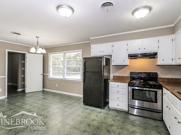 4th image of 1920 Preston Dr