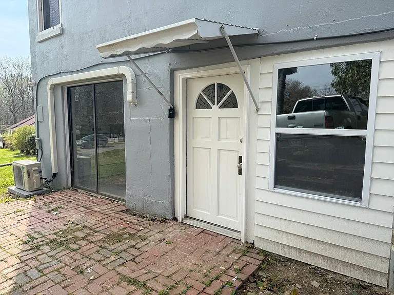 4454 University Dr #B — Photo 9