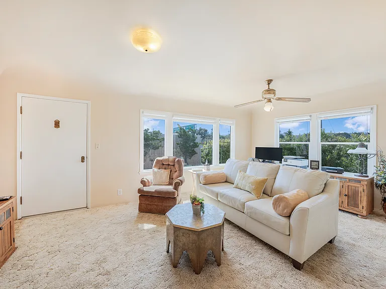 4807 Foxenwood Ln — Photo 3