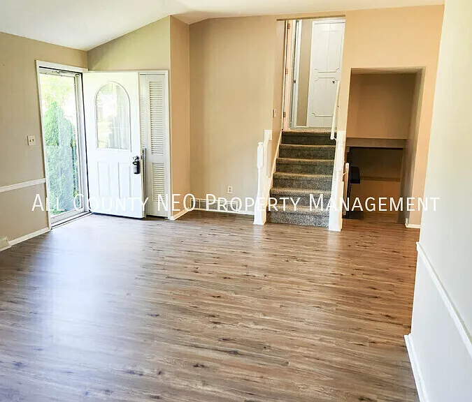 5727 Carolyn Dr — Photo 17