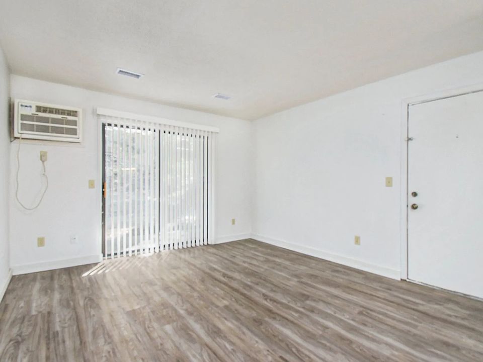 1st image of 1431-1552 44th St SW #4
