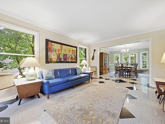 4th image of 9005 Shadybrook Dr