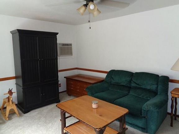 3rd image of 18 E Glennis Dr