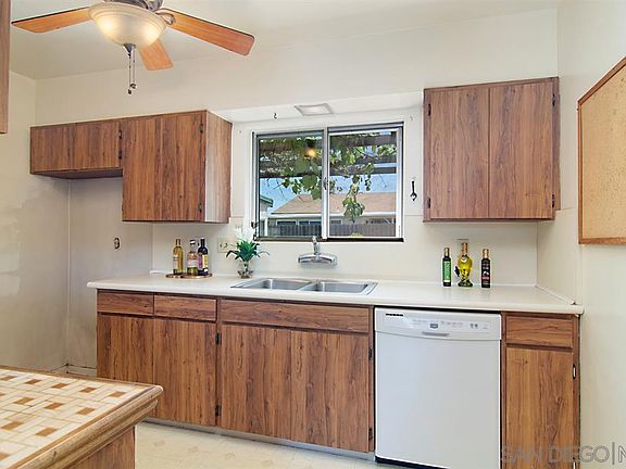 5th image of 735 Myra Ave