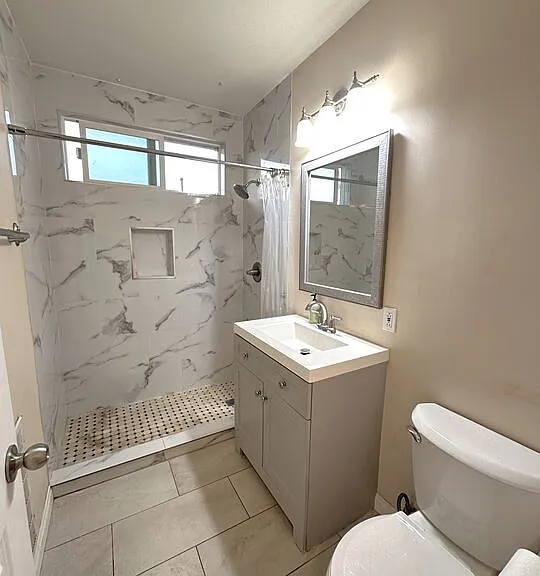 2027 Euclid St #A — Photo 17